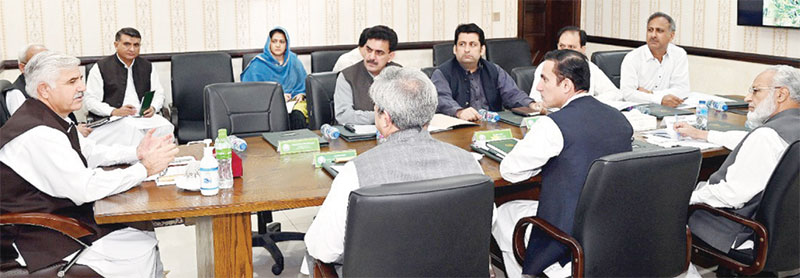 پشاور: وزیراعلیٰ خیبر پختونخوا محمود خان زیتون کی کاشت سے متعلق اجلاس کی صدارت کررہے ہیں