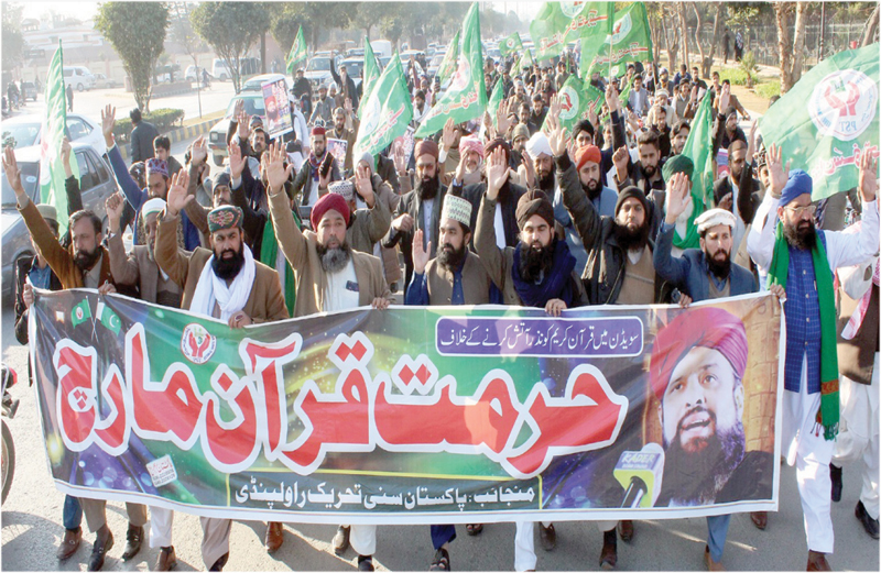 راولپنڈی، سوئڈن میں قرآن پاک کی بے حرمتی کیخلاف سنی تحریک کا حرمت قرآن مارچ پشاور روڈ سے گزررہاہے