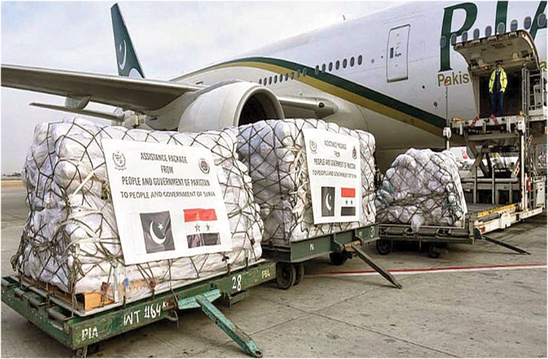 اسلام آباد:این ڈی ایم اے کیجانب سے شام کے زلزلہ متاثرین کیلیے امدادی سامان کارگو طیارے میں لوڈ کیا جارہاہے